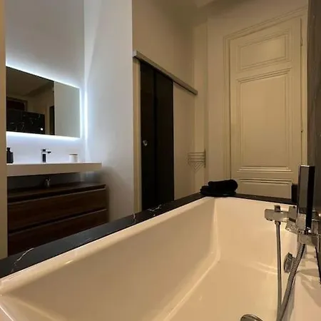 Stunning In The Center Of ! Apartament Lyon